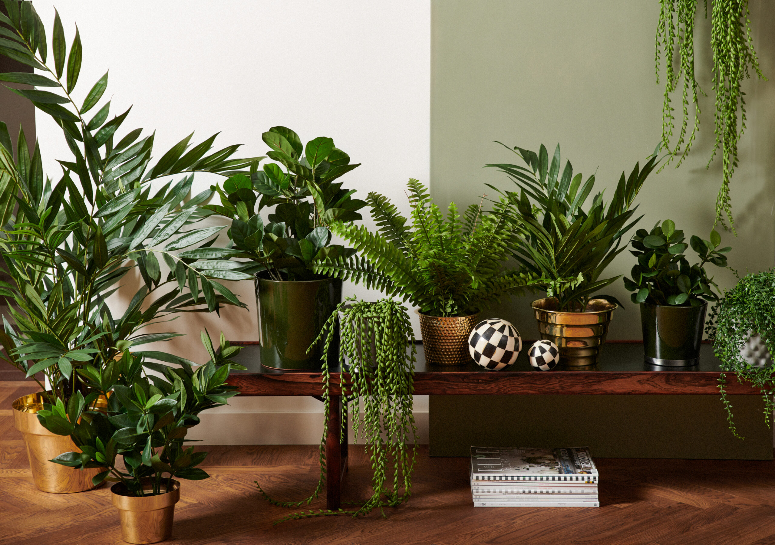 Vackra konstgjorda växter för ditt hem
